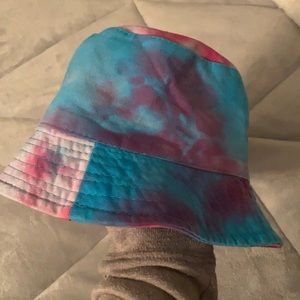 TyeDie bucket hat